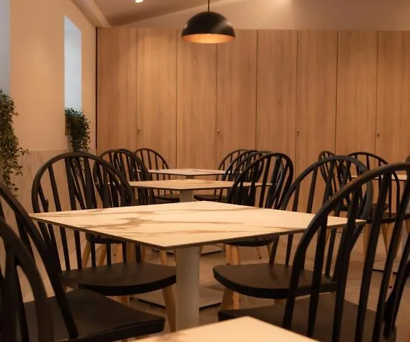 Nomad Apartahotel 4*